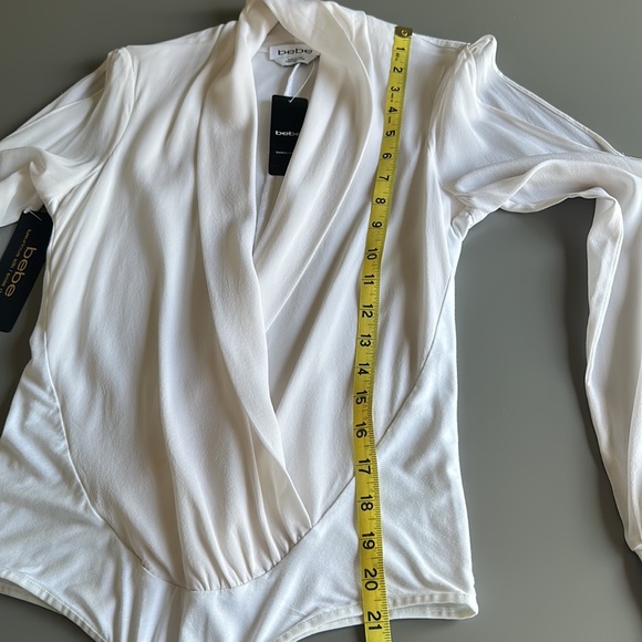 NWT Bebe Silk Wrap Bodysuit, cut-out long sleeves in white, size Small - Picture 5 of 16